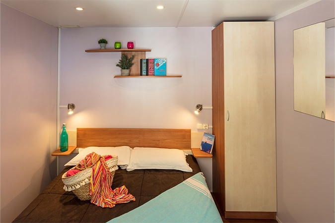 chambre parentale d'un mobil-home Comfort