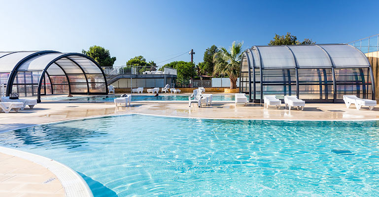 piscine ouverte par beau temps