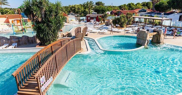 les bassins chauffés du parc aquatique du Soleil de la Méditerranée