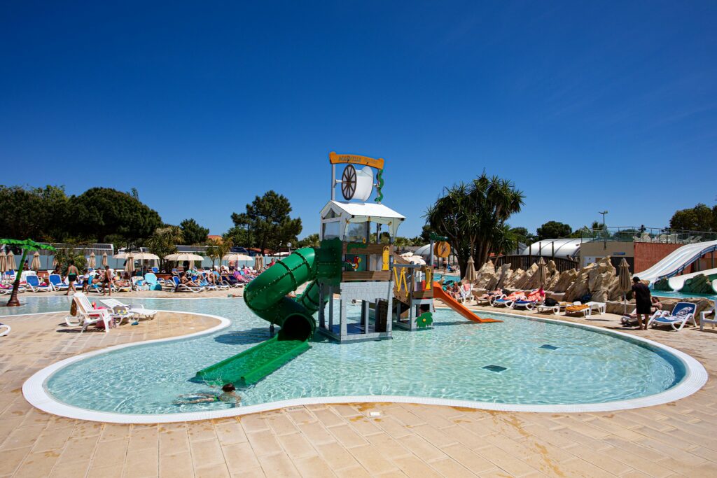 Aire de jeux aquatique pour les enfants