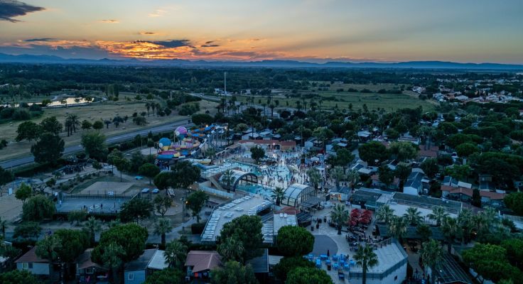 vue aerienne camping nuit